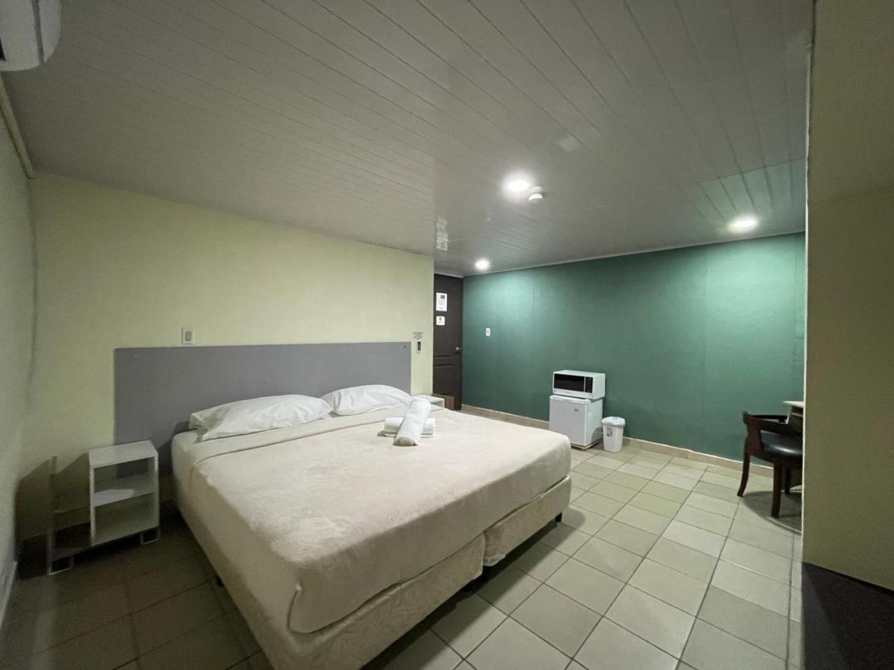 Hostal El Prado Panama Stadt Exterior foto