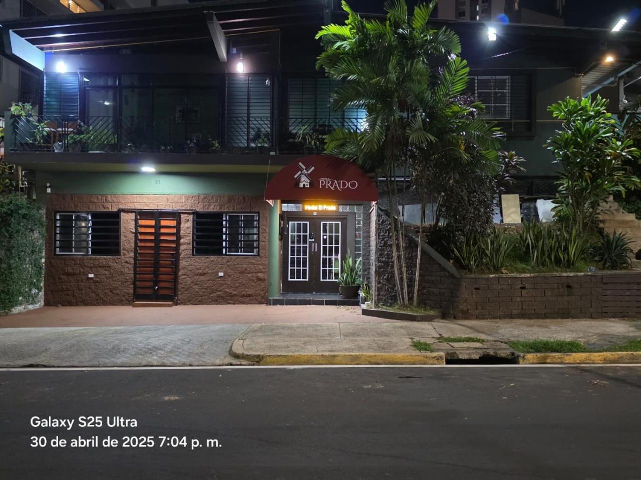 Hostal El Prado Panama Stadt Exterior foto